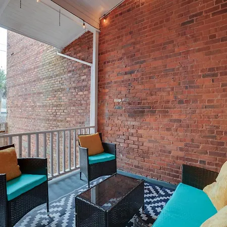 Mid-Century Getaway Apartment Savannah Exterior photo